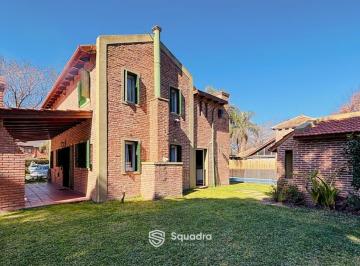 Casa · 660m² · 7 Ambientes · 3 Cocheras · Venta - Casa 3 Dorm., Jardín Galería Quincho y Piscina - Barrio Privado Ger, Pueblo Esther.