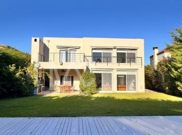 Casa · 330m² · 4 Ambientes · 2 Cocheras · Casa en Alquiler en San Isidro Labrador, Villanueva, Tigre
