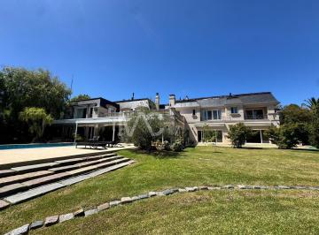 Casa · 812m² · 14 Ambientes · 4 Cocheras · Casa en Venta en Los Castores, Nordelta, Tigre