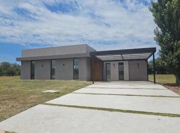 Casa · 176m² · 5 Ambientes · 2 Cocheras · Casa en Santa Ines