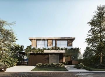 Casa · 300m² · 7 Ambientes · 2 Cocheras · Casa en Venta en Carpinchos, Nordelta, Tigre