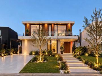 Casa · 300m² · 7 Ambientes · 2 Cocheras · Casa en Venta en Carpinchos, Nordelta, Tigre