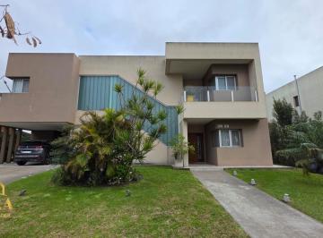 Casa · 341m² · 5 Ambientes · 4 Cocheras · Alquiler Casa en Nuevo Quilmes con Pileta, Parrilla, Estilo Moderno