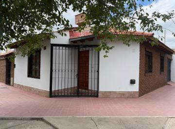 Casa de 3 ambientes, Dorrego · Alquilo Casa en Dorrego!