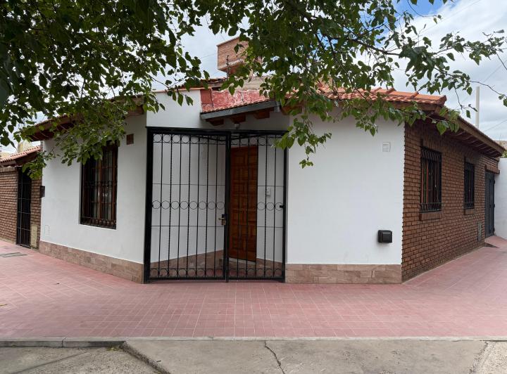 Casa · 65m² · 3 Ambientes · 1 Cochera
