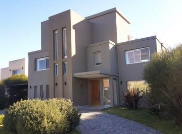 Casa · 297m² · 5 Ambientes · Alquiler Casa Fincas de Iraola Dos 5 Ambientes