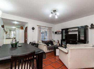 Casa · 71m² · 3 Ambientes · 1 Cochera · Duplex 3 Amb en Venta en Lanús con Cochera