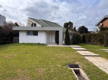 Quinta vacacional · 93m² · 4 Ambientes · 3 Cocheras · Casa Quinta en Venta en Campo Chico, Pilar, G. B. a. Zona Norte
