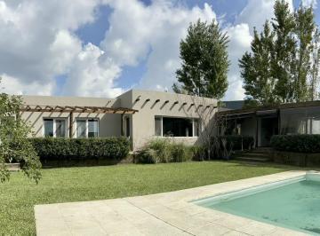 Casa · 1500m² · 5 Ambientes · 2 Cocheras · Venta Casa 5 Amb a La Laguna Barrio San Benito Villanueva Tigre