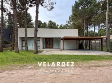 Casa · 190m² · 5 Ambientes · 2 Cocheras · Casa Para 8 Personas en Alquiler Temporal - Senderos 4 Costa Esmeralda