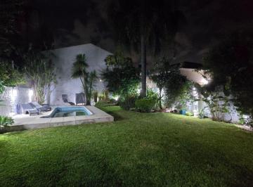 Casa de 5 ambientes, La Matanza · Excelente Casa en 2 Plantas en Lomas del Mirador - Pileta y Cochera Para 2 Autos