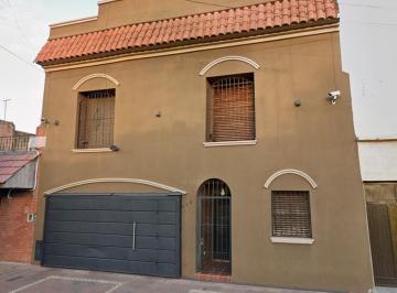 Casa de 5 ambientes, La Matanza · Excelente Casa en 2 Plantas en Lomas del Mirador - Pileta y Cochera Para 2 Autos