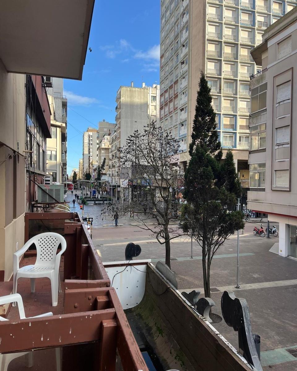 Departamento de 2 ambientes en venta ubicado sobre la peatonal san martin