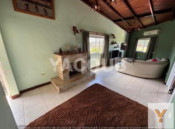 Casa · 372m² · 7 Ambientes · 2 Cocheras · 2 Casas en Venta Juntas, 3 y 4 Ambientes - con Cocheras y Quincho - 372 m² - Villa Italia, Tandil