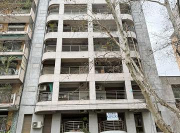 Departamento · 74m² · 3 Ambientes · Sobre Oroño. 1° Piso Frente. Semi Amoblado. Balcón
