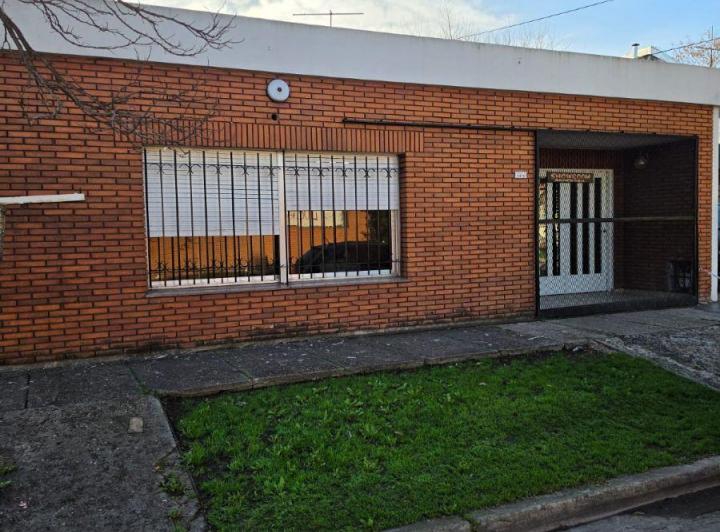 Casa · 65m² · 3 Ambientes · 1 Cochera