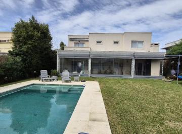 Casa · 153m² · 5 Ambientes · 2 Cocheras · Casa en Venta de 5 Ambientes en Barrio Santa Guadalupe, Pilar del Este. Gba Norte