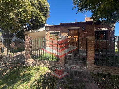 Casa · 57m² · 5 Ambientes · 1 Cochera