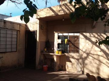 Casa · 110m² · 5 Ambientes · 2 Cocheras · Casa en Venta - 3 Dorm. 1 Baño - 110 m² - Parque San Martin