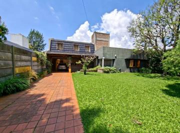 Casa de 5 ambientes, La Plata · Hermoso Chalet en City Bell - Entre Caminos