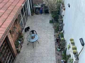 Casa de 4 ambientes, Parque Chacabuco · Casa de 4 Ambientes C/ Patio y Terraza en Venta - Parque Chacabuco