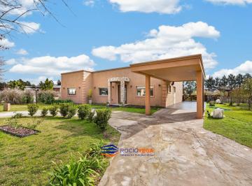 Casa · 185m² · 5 Ambientes · 3 Cocheras · Casa a La Venta en Haras San Pablo, General Rodriguez