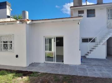 Casa · 140m² · 3 Ambientes · Casa en Venta - 2 Dorm. 1 Baño - 233 m - Mar del Plata