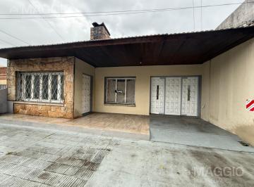 Casa · 210m² · 4 Ambientes · 2 Cocheras · Venta Casa Haedo - Oportunidad