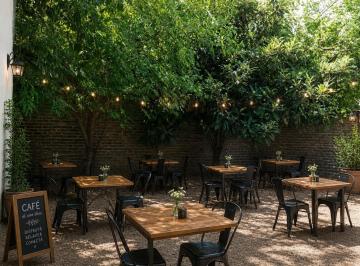 Local comercial · 230m² · 1 Cochera · Local en Pablo Nogues