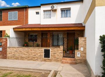 Casa · 115m² · 4 Ambientes · Duplex en Pasaje El Alpataco 155