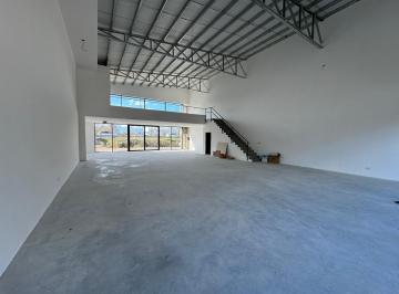 Bodega-Galpón · 255m² · 3 Ambientes · Venta Galpón en Funes