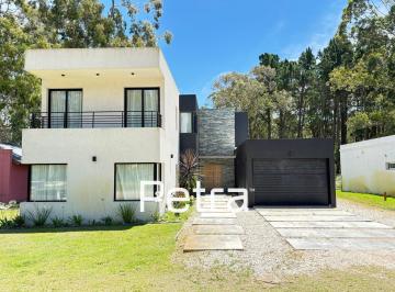 Casa · 1000m² · 6 Ambientes · 1 Cochera · Casa en Venta en Costa Esmeralda