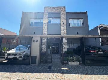 Casa · 239m² · 5 Ambientes · 2 Cocheras · Venta - Casa 5 Ambientes - con Garage Doble, Pileta y Parrilla - Ciudad Jardin