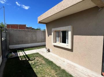Casa · 85m² · 4 Ambientes · 2 Cocheras · Casa - Plottier