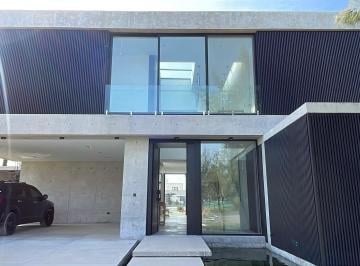 Casa · 320m² · 5 Ambientes · 2 Cocheras · Casa en Venta en El Naudir, Escobar, G. B. a. Zona Norte