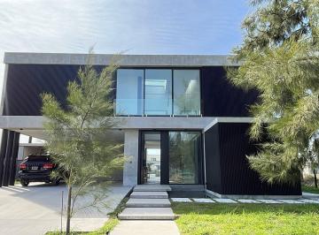 Casa · 320m² · 5 Ambientes · 2 Cocheras · Casa en Venta en El Naudir, Escobar, G. B. a. Zona Norte