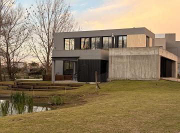 Casa · 200m² · 4 Ambientes · 4 Cocheras · Casa en Alquiler Amoblada 3 Dorm. en El Cantón Norte a La Laguna, Escobar
