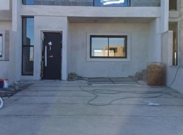 Casa · 115m² · 3 Ambientes · 2 Cocheras · Duplex 2 Dorm. en Docta a Estrenar