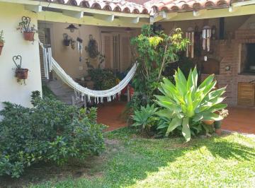 Casa · 129m² · 4 Ambientes · 1 Cochera · Reservada | Casa | Venta | 4 Ambientes | Banfield