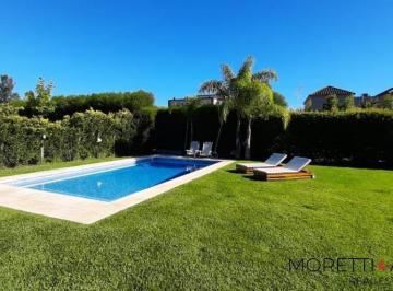 Casa · 181m² · 7 Ambientes · 1 Cochera · Casa Super Funcional en Planta Baja Inmejorable Ubicacion