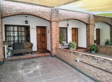 Casa · 100m² · 4 Ambientes · 1 Cochera · Triplex 3 Dorm con Jardín y Cochera en Olivos | Apto Credito