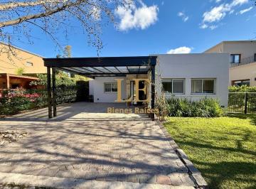 Casa · 130m² · 3 Ambientes · 2 Cocheras · Casa en Venta - Santa Agustina - Benavidez