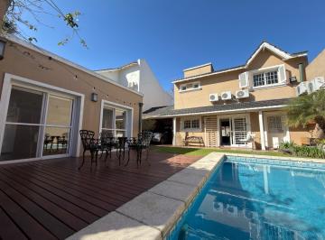 Casa · 200m² · 5 Ambientes · 2 Cocheras · Casa en Temperley Oeste