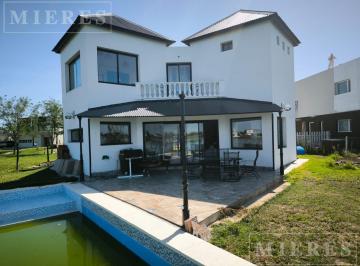 Casa · 150m² · 6 Ambientes · Casa en Venta Sobre Lote a La Laguna Area 9 San Sebastian