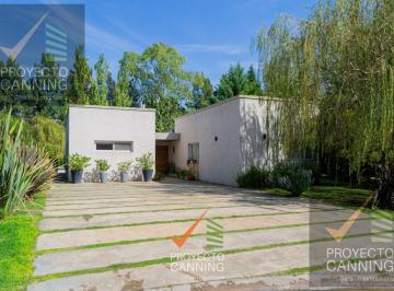 Casa · 177m² · 4 Ambientes · Casa en Venta Barrio Don Joaquin Canning