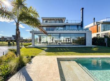 Casa · 550m² · 7 Ambientes · 6 Cocheras · Casa Al Lago de Estilo Moderno en Venta Sobre Lote en Esquina en Virazon, Nordelta