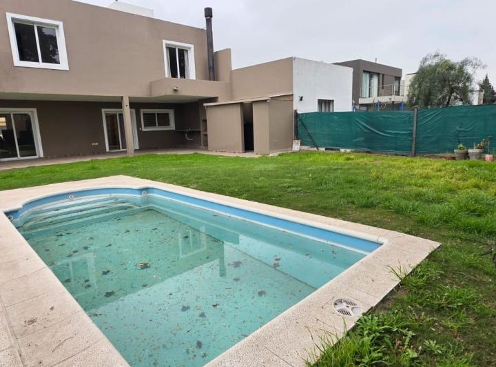 Casa · 271m² · 5 Ambientes