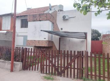 Casa · 123m² · 5 Ambientes · Oportunidad Venta Casa 4 Dorm. B° Amppya Apta Cred