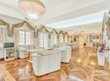 Casa · 700m² · 5 Ambientes · 6 Cocheras · Mansion en Venta en Parque Leloir con 4 Dorm. en Suite y 7000 m²