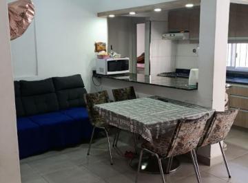 PH · 120m² · 4 Ambientes · Casa Interna de 3 Dorm.